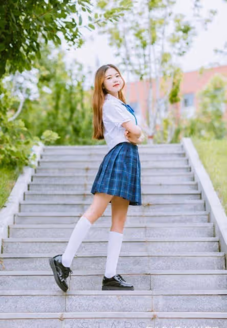 趙麗穎34歲了還這麼美！穿JK制服拍校園寫真，女生看了都心動