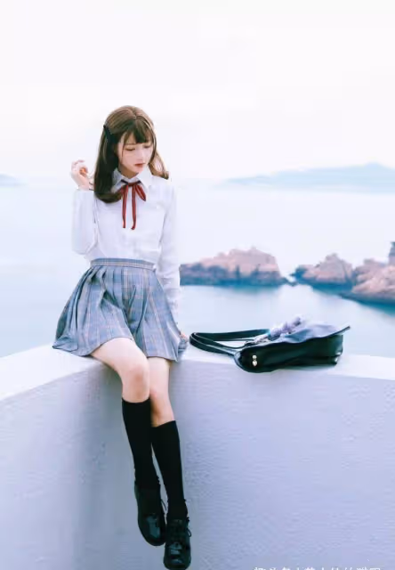 趙麗穎34歲了還這麼美！穿JK制服拍校園寫真，女生看了都心動