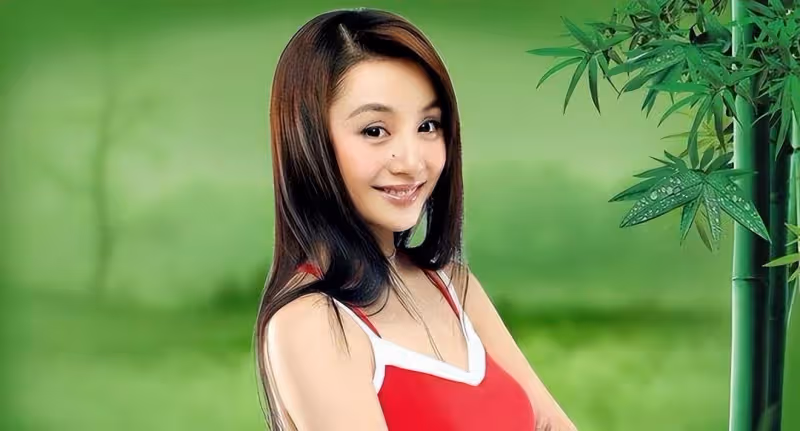 女神曹穎:美業出身,主持演戲都拿手,當紅嫁王斑,如今怎樣了