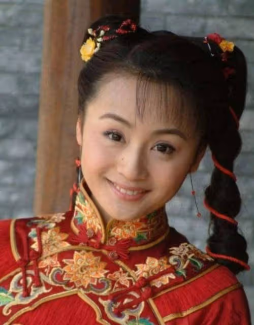 女神曹穎:美業出身,主持演戲都拿手,當紅嫁王斑,如今怎樣了