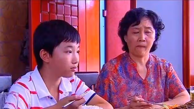 想把60萬給女兒,打幾個電話才接,謊稱加班,後來女兒後悔不已!