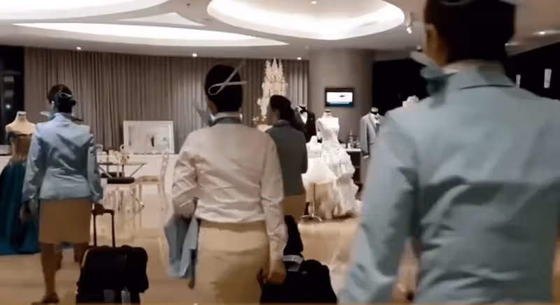 父親走了半年,妻仍跑養老院,丈夫好奇跟蹤, 結果悲劇了!
