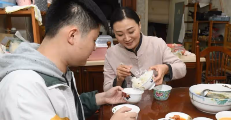 兒子帶同學在家裡住一周，等同學走後，我告訴兒子要遠離他