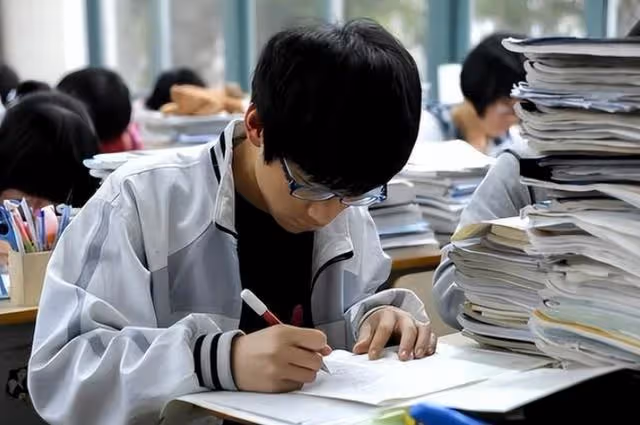 兒子帶同學在家裡住一周,等同學走後,我告訴兒子要遠離他