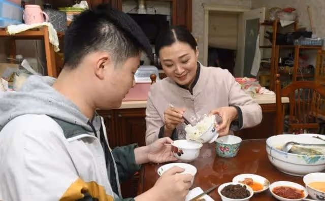 兒子帶同學在家裡住一周,等同學走後,我告訴兒子要遠離他
