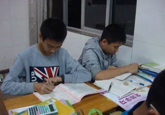 兒子帶同學在家裡住一周,等同學走後,我告訴兒子要遠離他