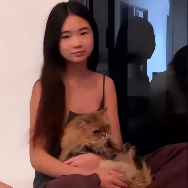 還記得《爸爸去哪兒》里的曹格女兒嗎?女大十八變,她打扮好時髦