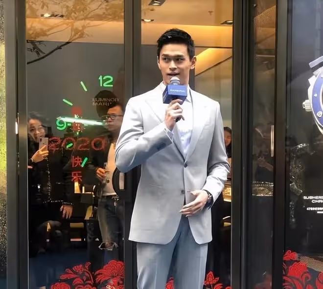娛樂圈4大「媽寶男」和他們的奇葩品行:巨嬰從未長大