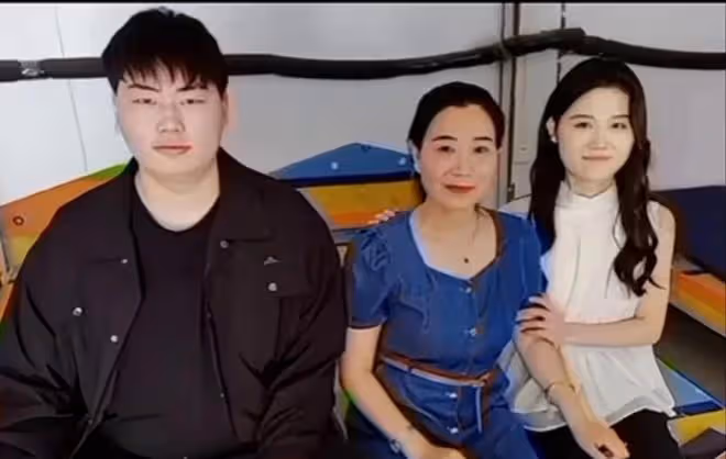 大衣哥終於忍不住,把兒子和兒媳婦趕出了門,原因是孩子好吃懶做