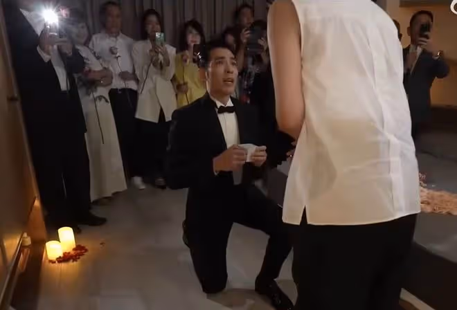 蕭敬騰宣布求婚成功!將迎娶50歲經紀人,女方陪伴16年修成正果