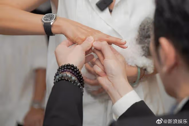 蕭敬騰宣布求婚成功!將迎娶50歲經紀人,女方陪伴16年修成正果