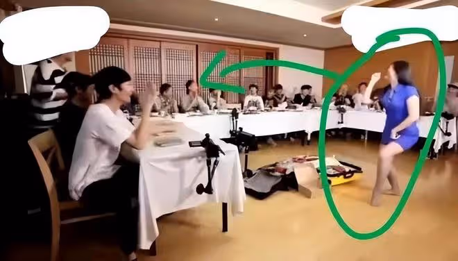 蔡徐坤媽媽炸裂過往:當著兒子同事面熱舞,用「舔腳趾」pua粉絲