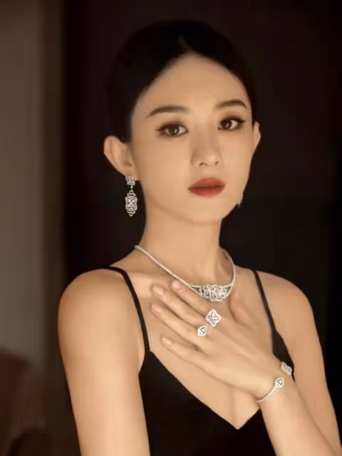 吳越拿白玉蘭最佳女主角反被網爆,領獎時微表情耐人尋味,不配嗎