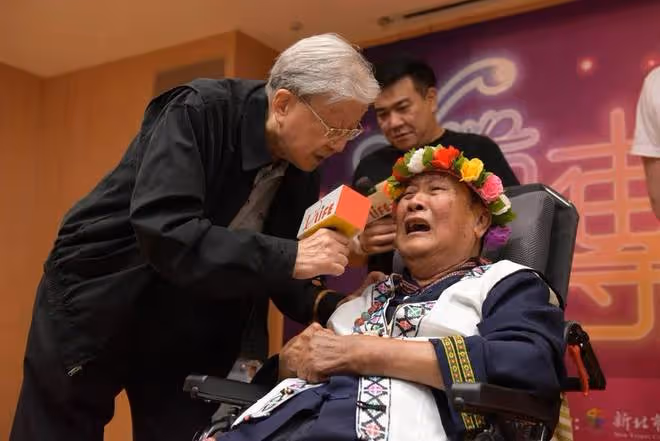 74歲歌王萬沙浪葬禮冷清，4個子女拒絕出席葬禮，僅有姐姐送葬