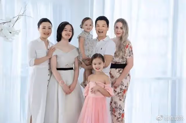 65歲老戲骨移居歐洲!二婚洋妻子小他30多歲,混血女兒五官精緻