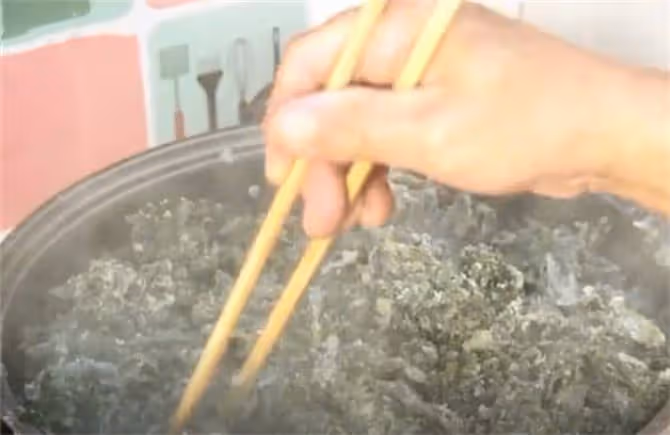 地瓜葉不要再扔了,可以這樣做,簡單又營養,學會做給孩子吃