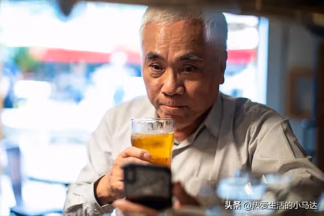 接父親來城裡過端午,才4天就讓我感到崩潰了:不孝順也是被逼的