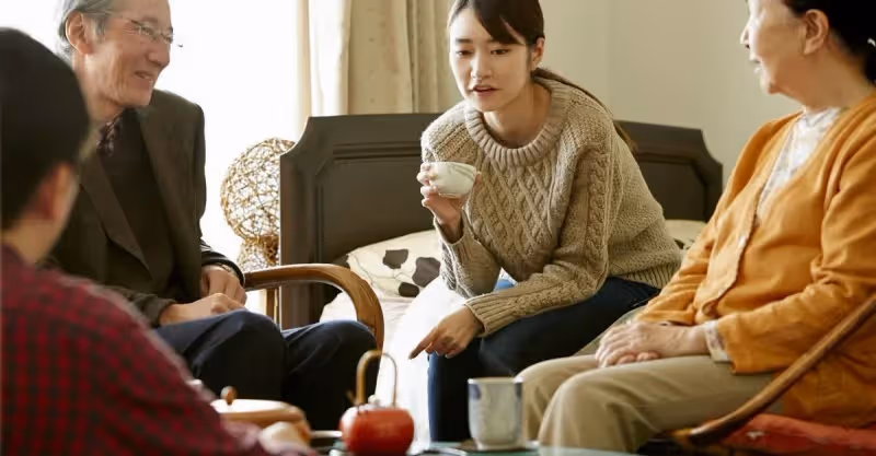 兒子結婚，我給18萬彩禮親家卻退回16萬，起初不懂，後來感動哭了