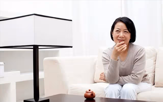 去女兒家幫忙帶外孫,女婿一個月給我5千,半年後我堅決逃離