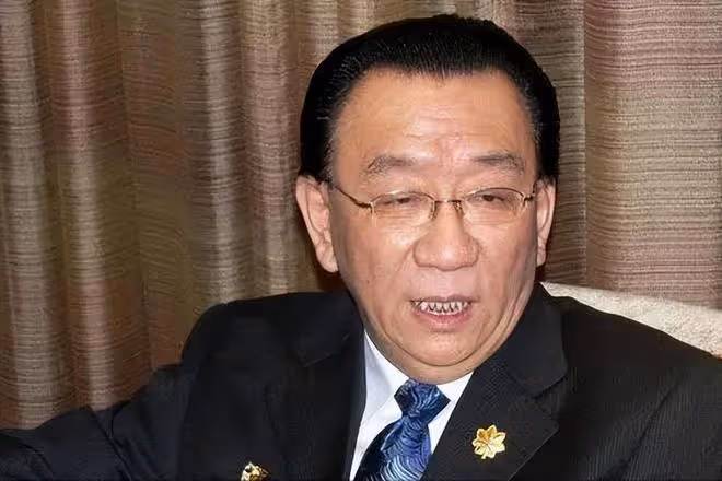 76歲的侯耀華,終究為自己的行為付出了代價!