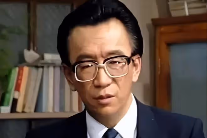 76歲的侯耀華,終究為自己的行為付出了代價!