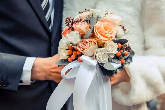 公婆過來之後兒媳才知道不是來養老的,得知原因,兒媳果斷賣掉婚房