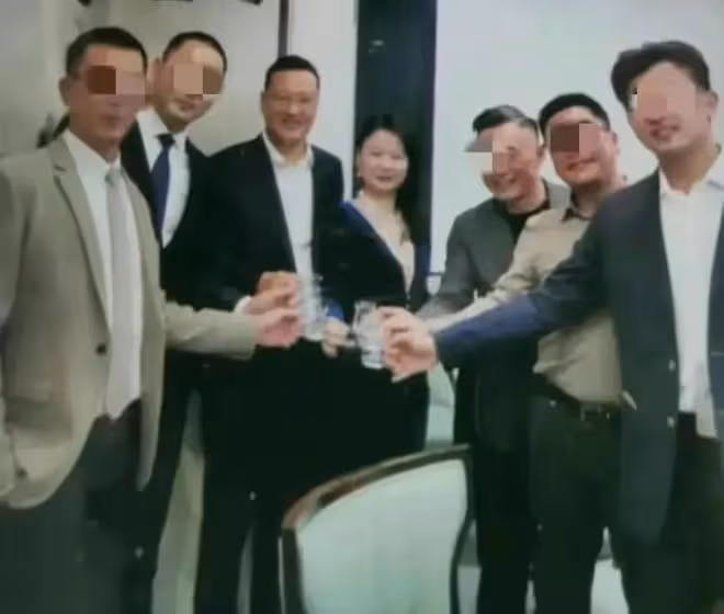 酒仙劉仕琴的老公再次爆料,公開微信聊天記錄內容,信息尺度大