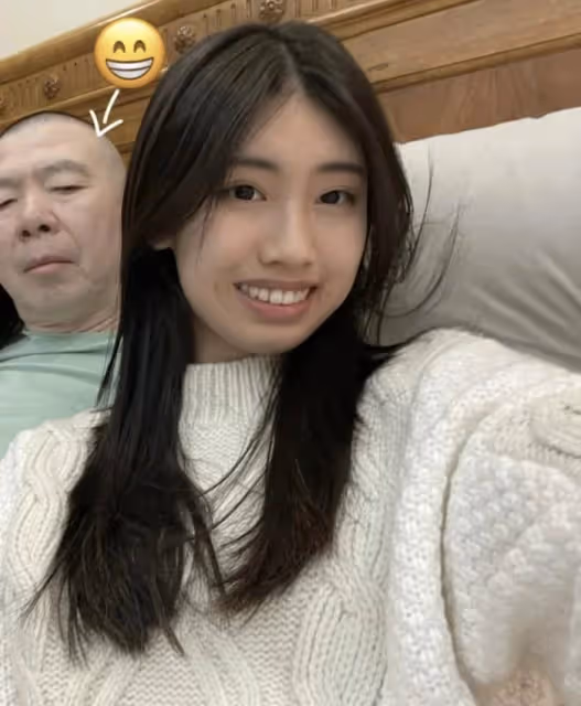馮小剛17歲養女曬寫真,徐朵美得像女明星,因爭議刪除與爸爸合影