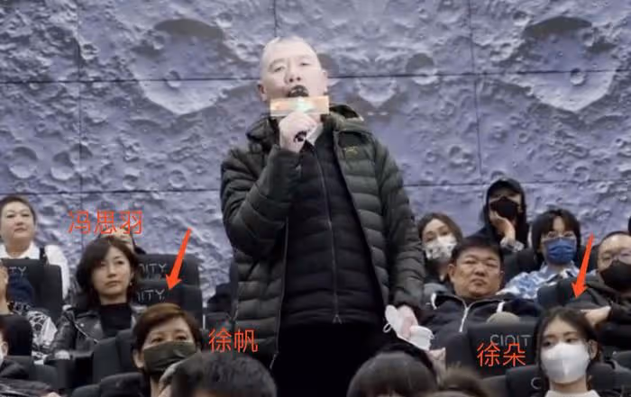 馮小剛17歲養女曬寫真,徐朵美得像女明星,因爭議刪除與爸爸合影