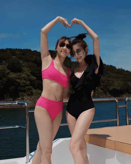 林夏薇遊艇開趴慶生,穿泳裝秀事業線,嫁大15歲富豪8年暫無所出