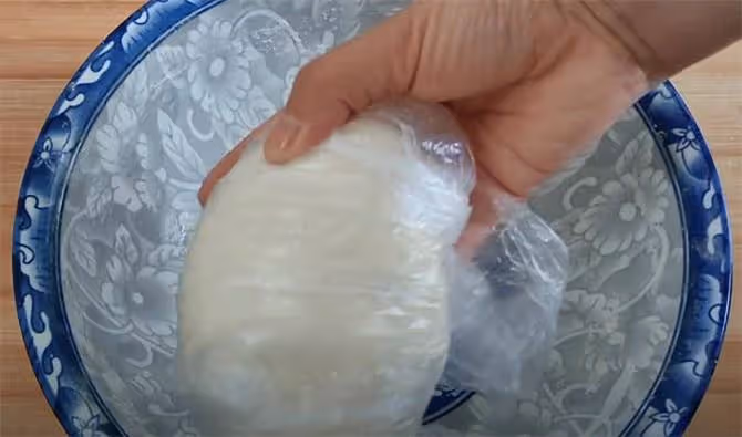 五香油酥燒餅,排隊20分鐘才能買到,在家就能做,外酥里軟直掉渣