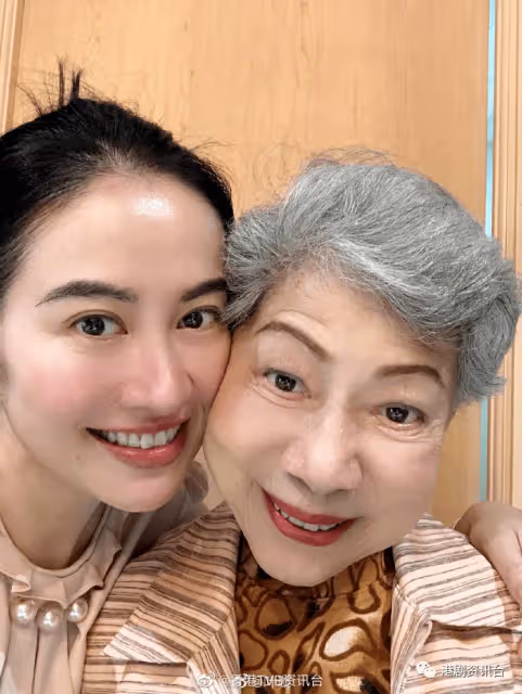 43歲葉璇合體秦沛素顏大媽樣成焦點!忽然暴脹網民推測超130磅