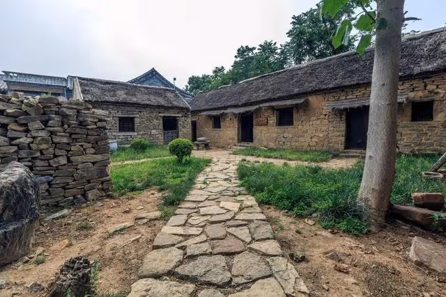 母親癱瘓我照顧,宣布房歸我,五年後房拆遷,哥姐要求平分160萬