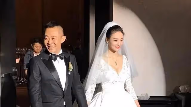 「老戲骨」侯勇的三段婚姻：妻子個個貌美如花，且一個比一個年輕