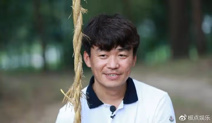 遇上俞敏洪、董宇輝,這一夜,41歲的王寶強再次讓人刮目相看!