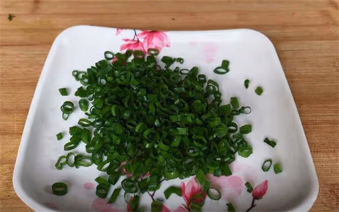 蔥油餅怎樣做層多又柔軟?教你詳細做法,蔥香濃郁,好吃不油膩