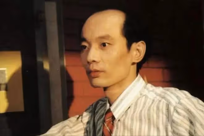 其貌不揚卻輕鬆拿捏葛優,丁克半生又替別人養子,賀聰圖什麼
