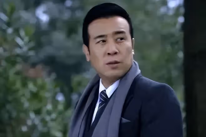 於和偉:家中排行老九,吃長姐的奶長大,成名後他這樣報答全家