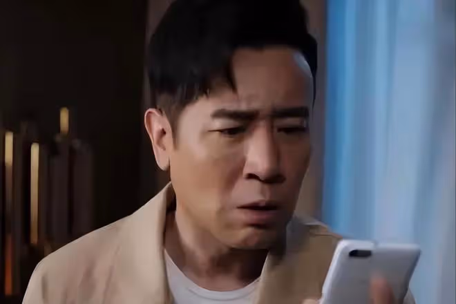 於和偉:家中排行老九,吃長姐的奶長大,成名後他這樣報答全家