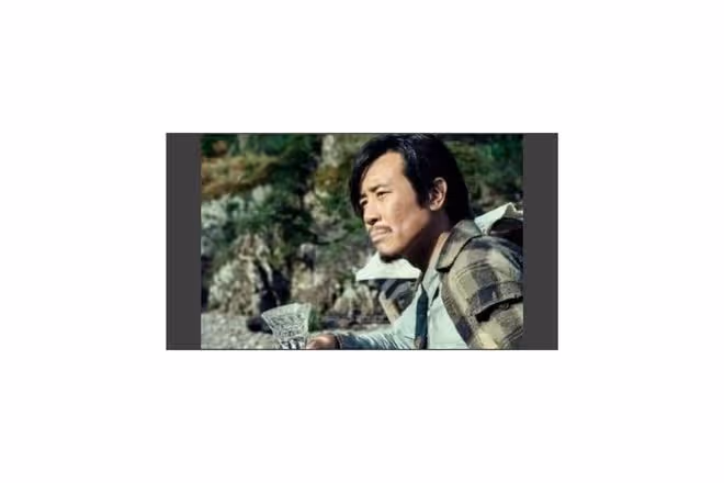 於和偉：家中排行老九，吃長姐的奶長大，成名後他這樣報答全家