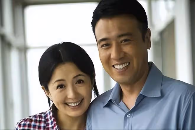 於和偉：家中排行老九，吃長姐的奶長大，成名後他這樣報答全家