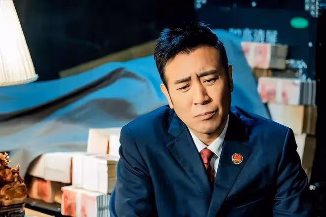 於和偉：家中排行老九，吃長姐的奶長大，成名後他這樣報答全家