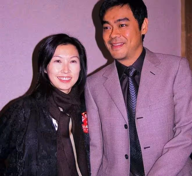 劉青雲妻子斥資6500萬買豪宅！名校畢業投資有道，結婚25年未生育