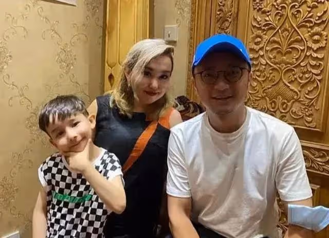 尼格買提:被侄女曝出回新疆過古爾邦節,家族親戚大合影穩居C位