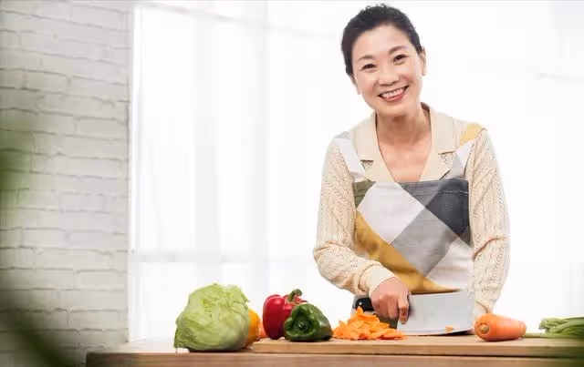 去女兒家幫忙帶外孫，女婿一個月給我5千，半年後我堅決逃離!
