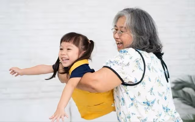 去女兒家幫忙帶外孫，女婿一個月給我5千，半年後我堅決逃離!