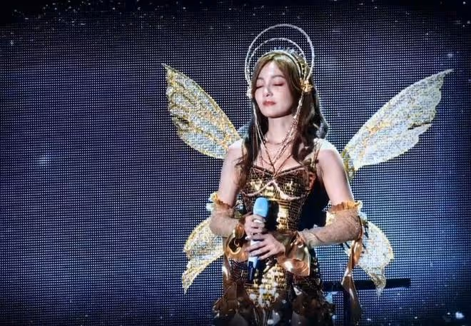 觀眾實慘!明星演唱會散場後場地堪比垃圾場,主辦方拿錢不辦實事