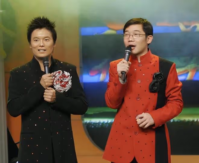65歲演員移居拉脫維亞!與小2歲洋岳父同框顯尷尬,混血女兒吸睛