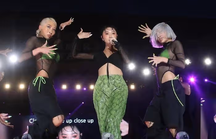 愛情事業雙豐收,韓國知名女星,PSY演唱會上簽約,追求愛情成功