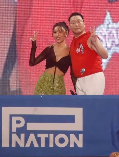 愛情事業雙豐收,韓國知名女星,PSY演唱會上簽約,追求愛情成功